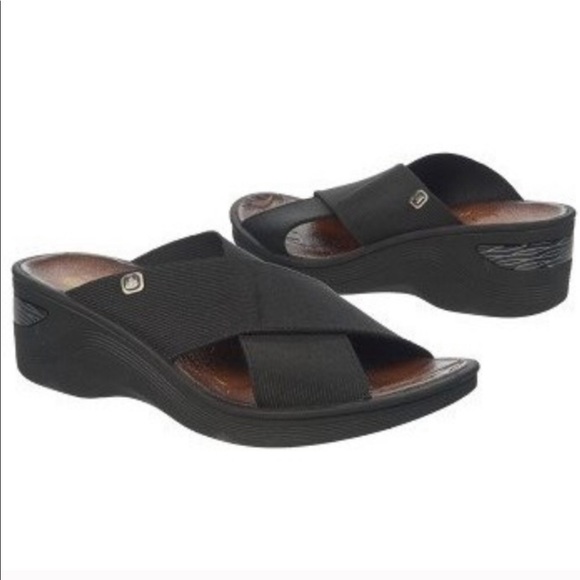 Bzees Shoes - BZEES “Desire” Black Cushioned Sandal 8.5